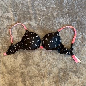 Victoria’s Secret Push Up Bra / 32C